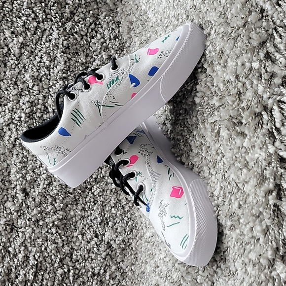 Converse Brand new in the box no lid - Picture 6 of 16